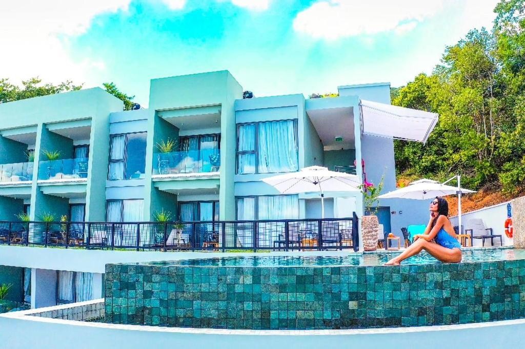 AQUA BOUTIQUE