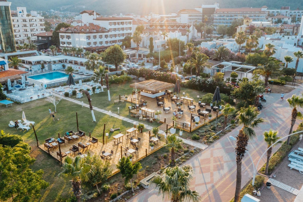 CASA BLANCA BEACH HOTEL ADULTS ONLY 13+