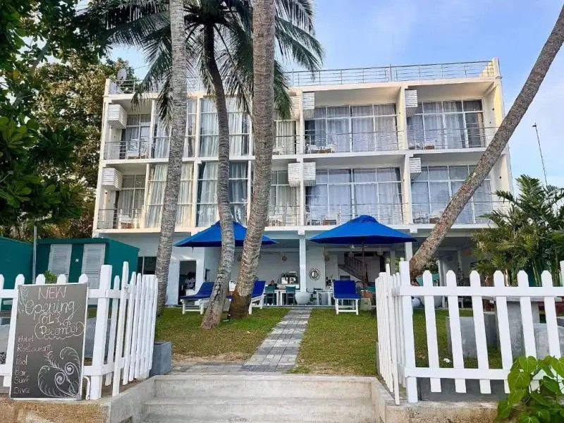SMERALDA BEACH HOTEL