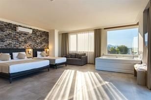 superior jacuzzi promo