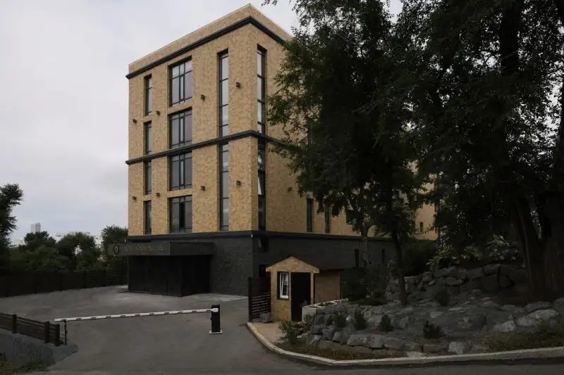 R HOTEL