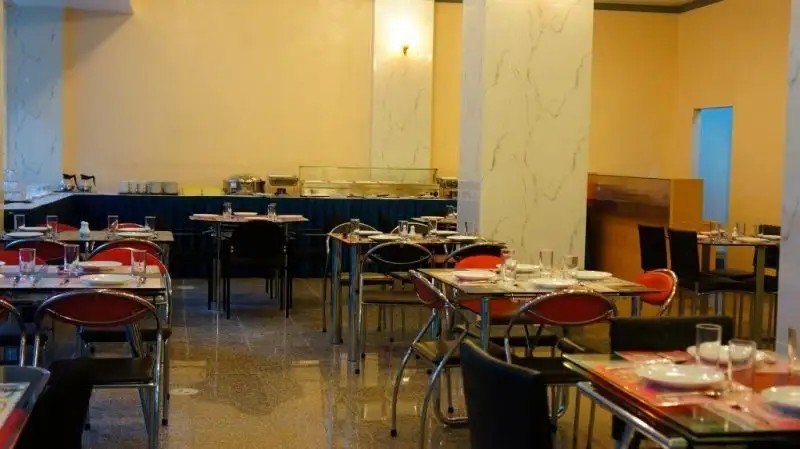 J TWO S PRATUNAM HOTEL