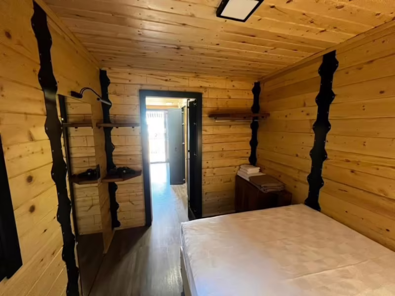 BITEZ TINY HOUSE & BEACH