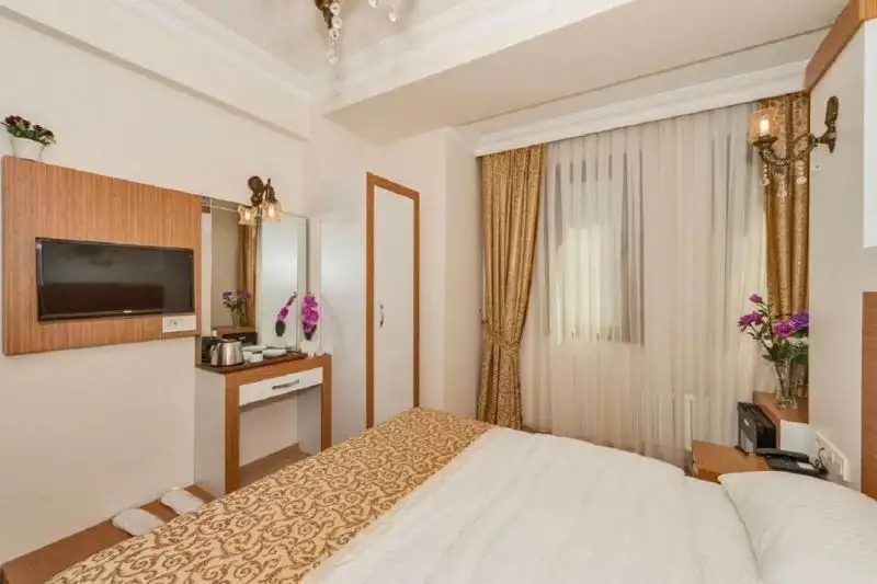 standard with french bed