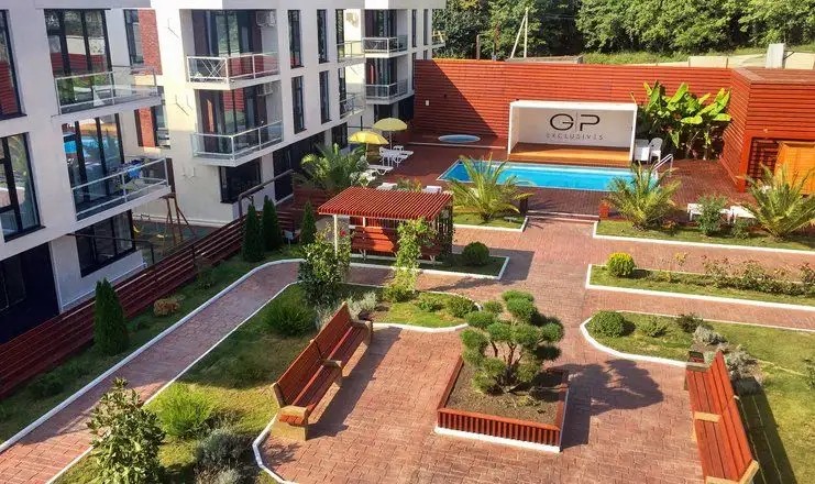 GREEN PALACE