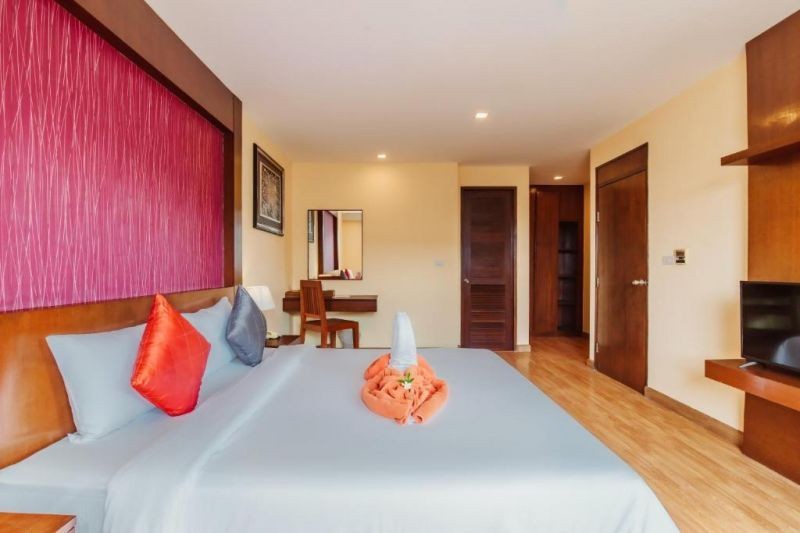 2 bedroom suite pool view
