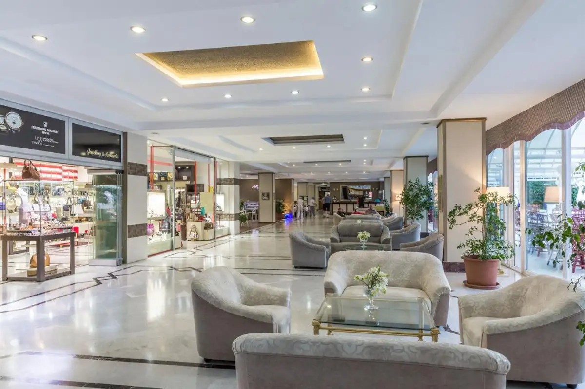 LETOILE BEACH HOTEL