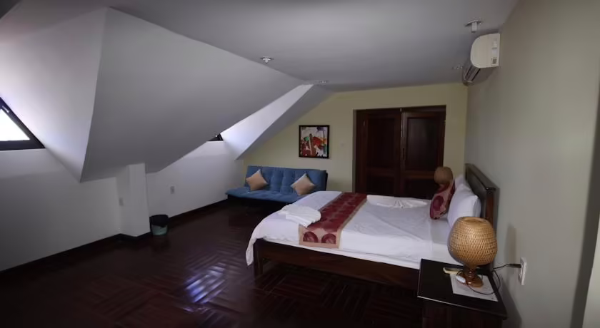 XIN CHAO HOTEL