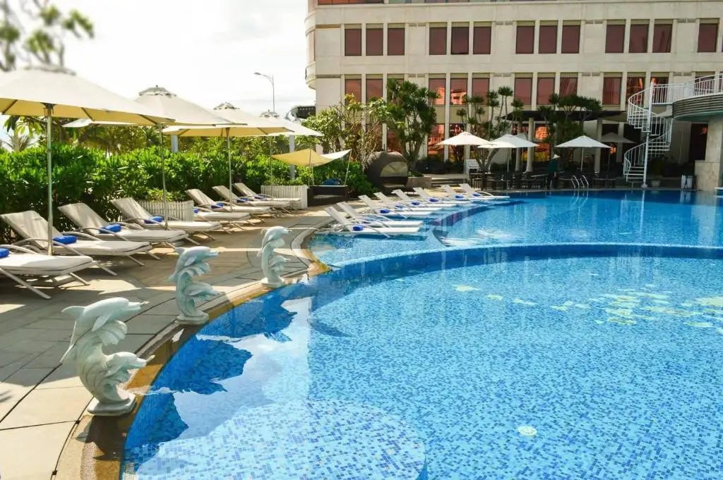HOLIDAY BEACH DANANG