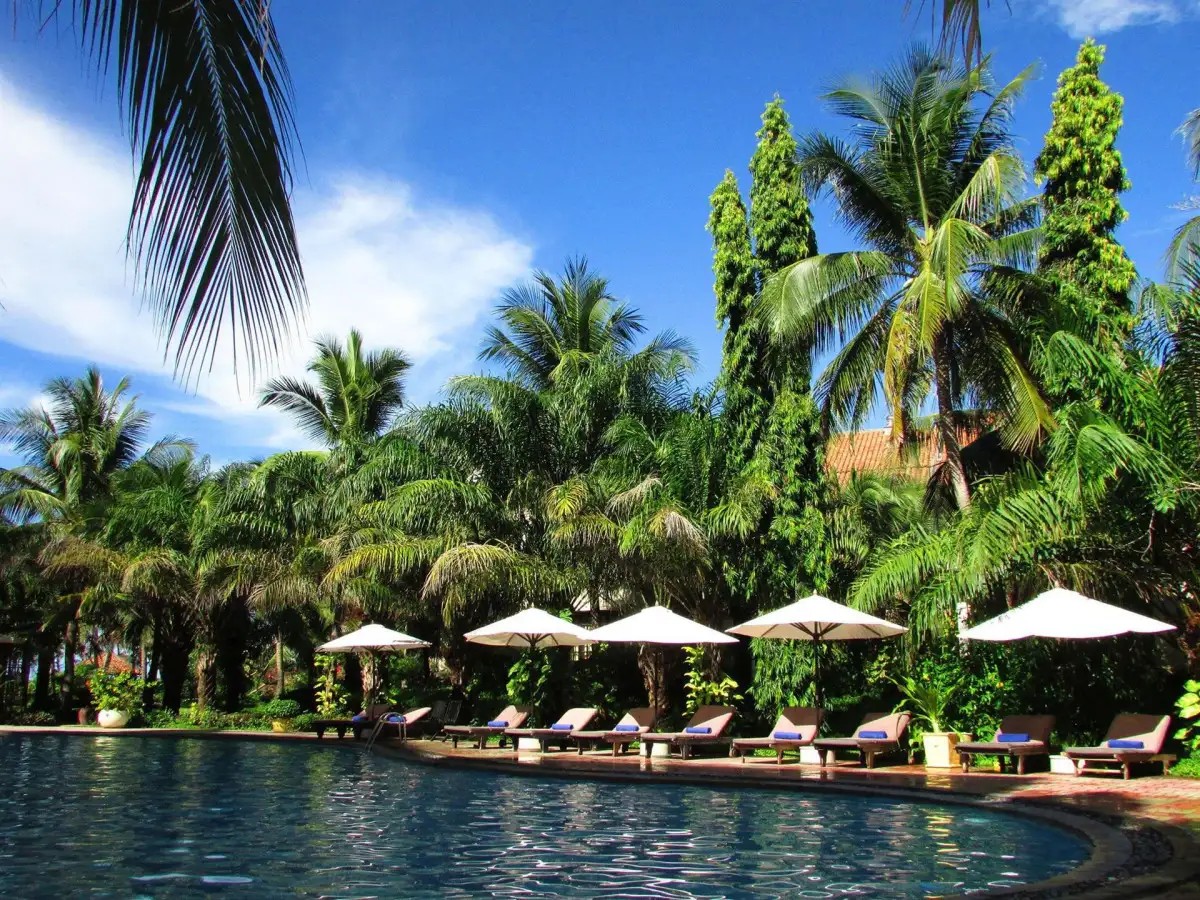 THE BEACH RESORT