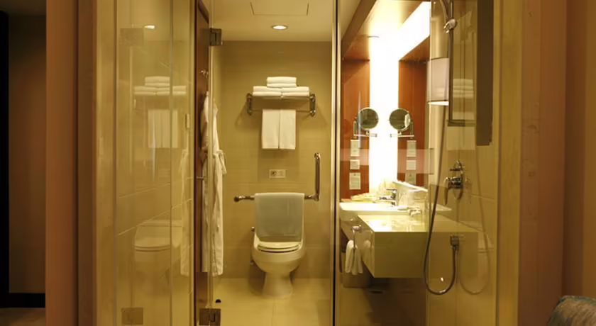 HOLIDAY INN SHENZHEN DONGHUA