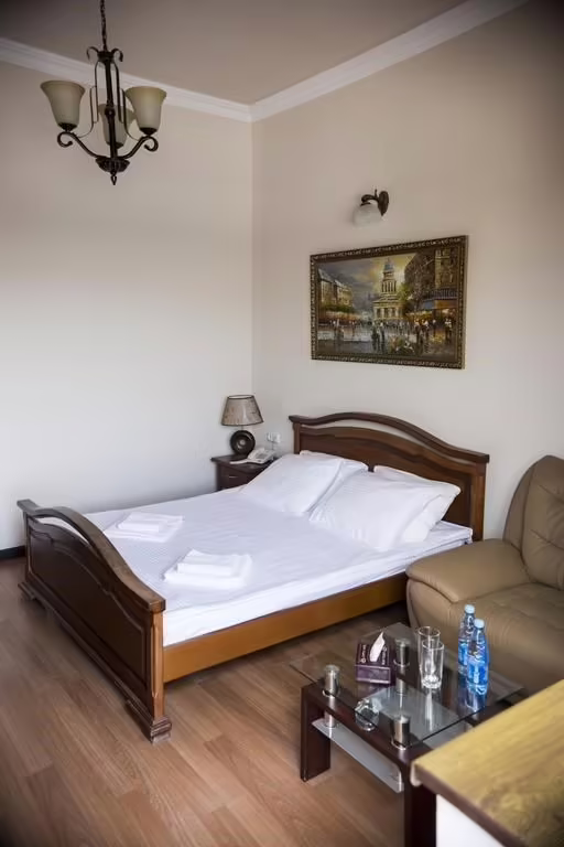 CAPITAL HOTEL