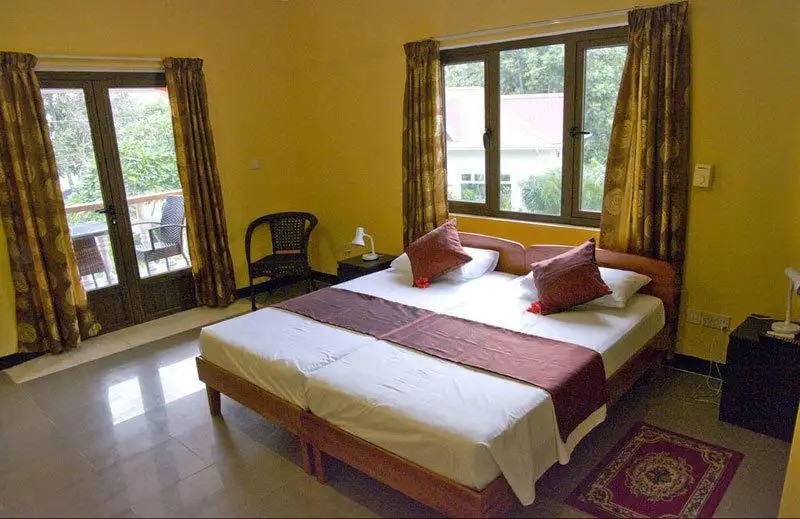 GEORGINAS COTTAGE BEACH GUEST HOUSE