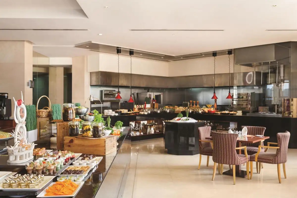 CROWNE PLAZA DUBAI JUMEIRAH (EX. RAMADA BY WYNDHAM JUMEIRAH)