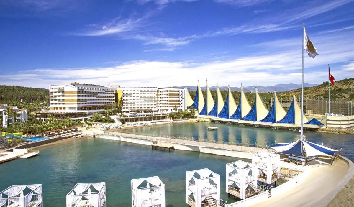 ADIN BEACH HOTEL