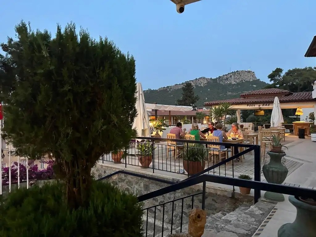 NATURELLA HOTEL & APART