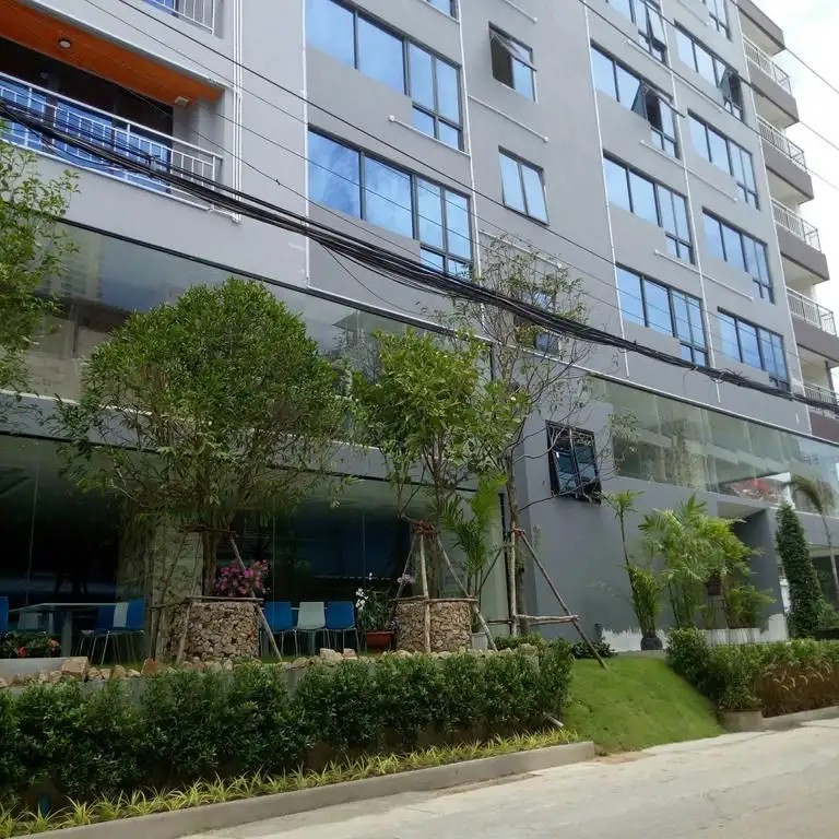 GOLDEN JOMTIEN BEACH HOTEL
