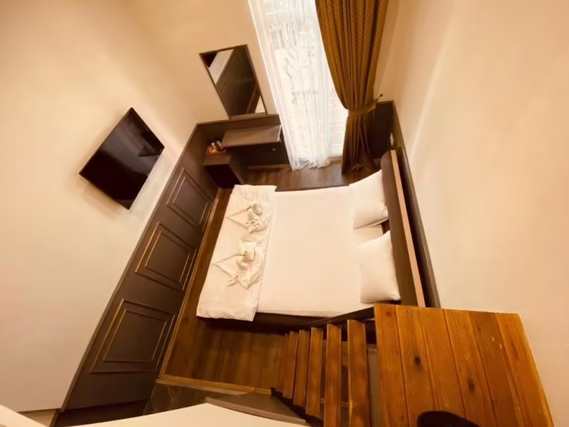 GANJ HOTEL