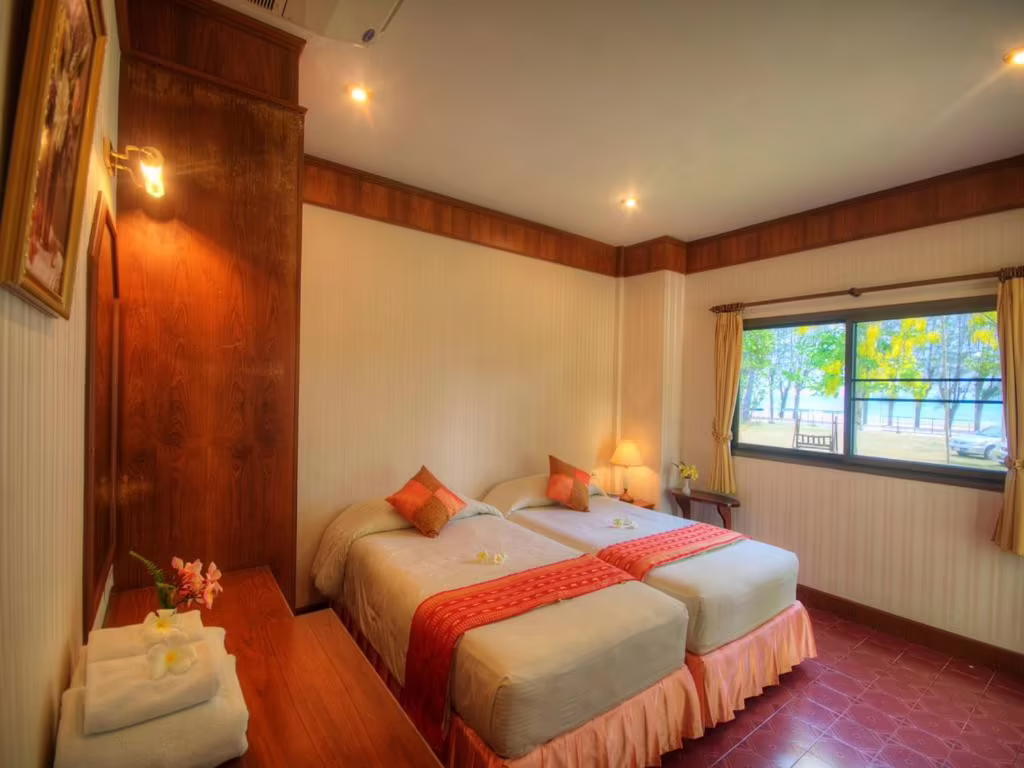SAMROIYOD HOLIDAY RESORT