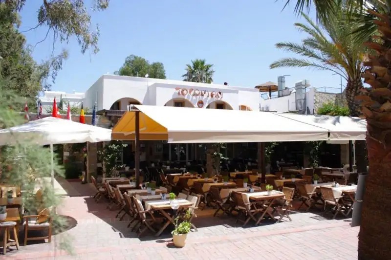 TOLOMAN HOTEL & APARTMENTS