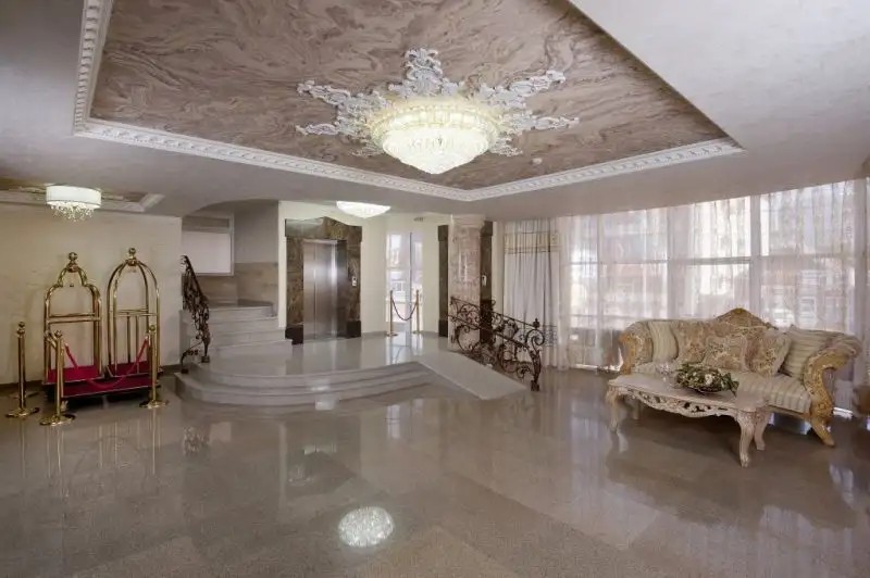 AMICI GRAND HOTEL