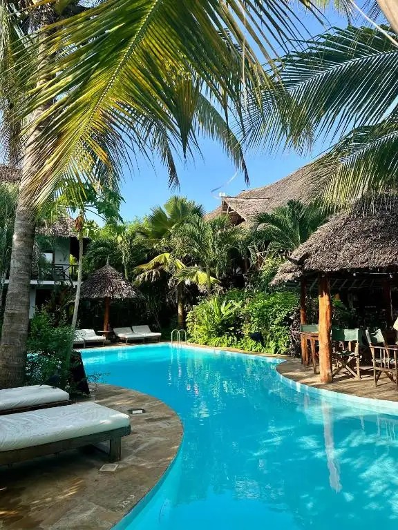 MAISHA NUNGWI (EX. ALUNA BEACH LODGE)
