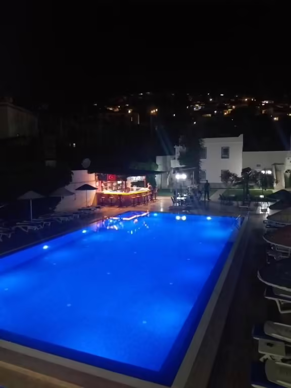 PARADISE APART HOTEL
