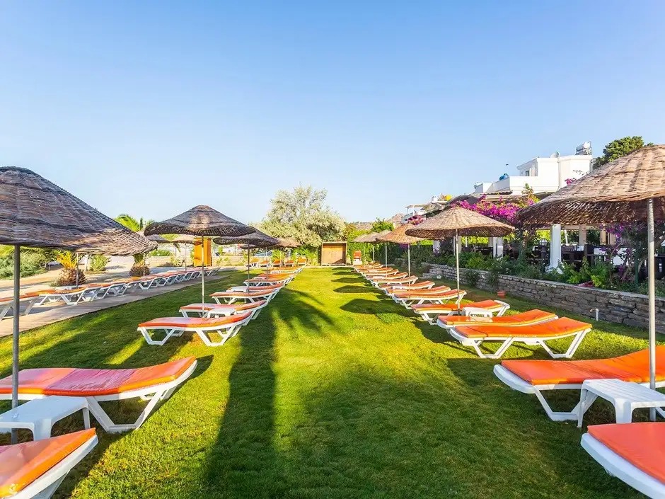 SEA SIDE BEACH CLUB