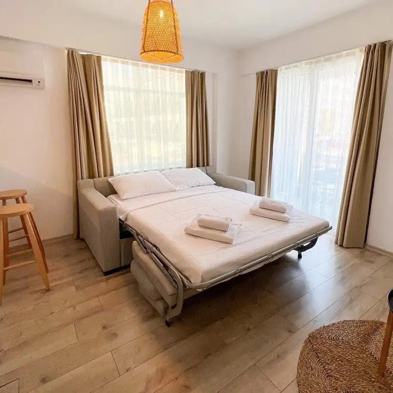 ALOHA SUITES