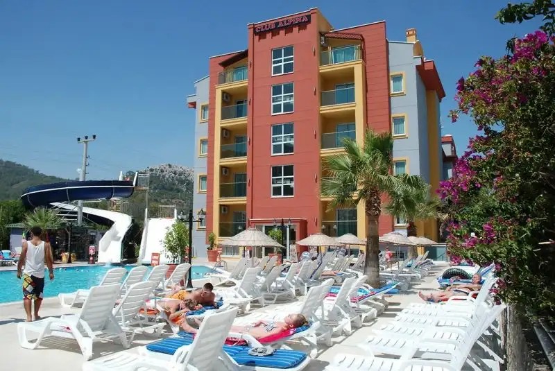 CLUB ALPINA HOTEL