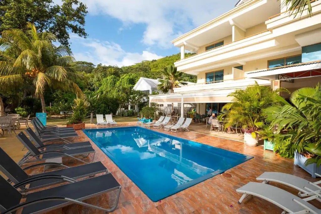 CROWN BEACH HOTEL