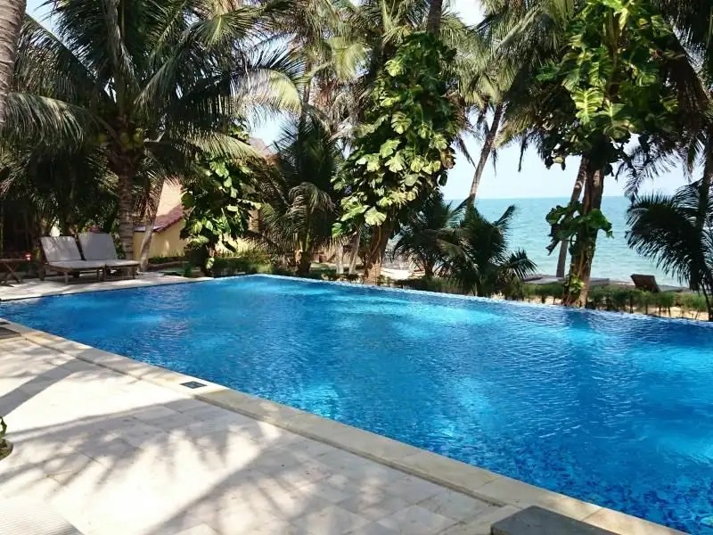 SUNSHINE BEACH
