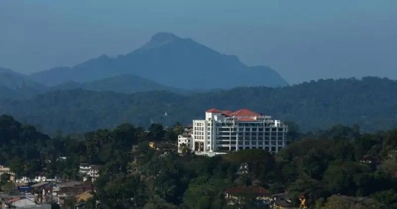THE GRAND KANDYAN