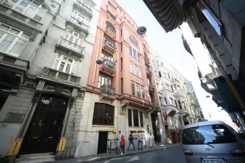 VARDAR PALACE
