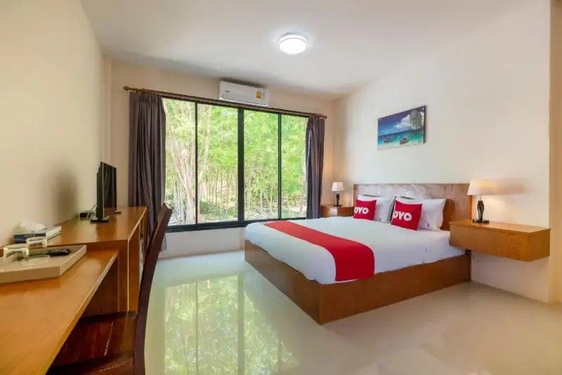 OYO 665 SJ HOUSE HOTEL