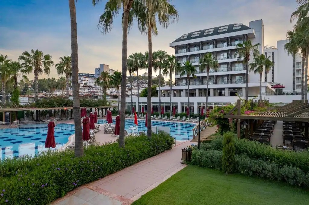 TRENDY HOTEL PALM BEACH ADULTS ONLY 16+