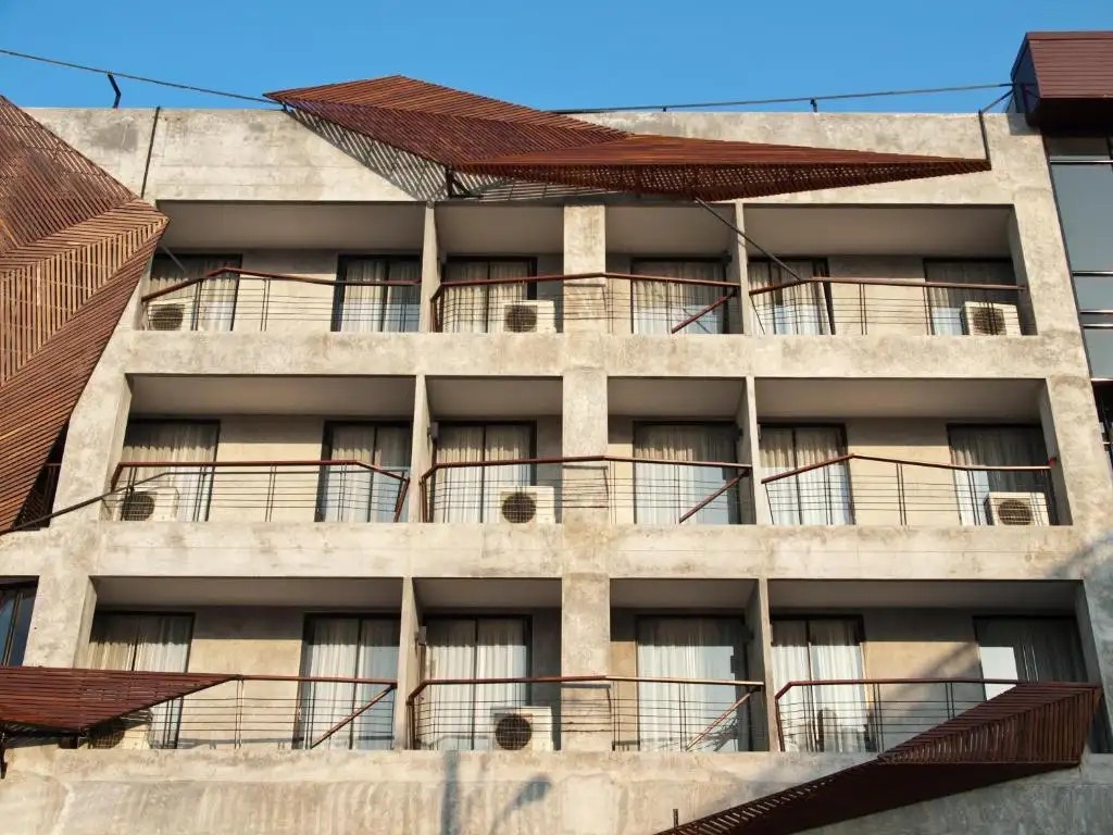 THE NOW HOTEL
