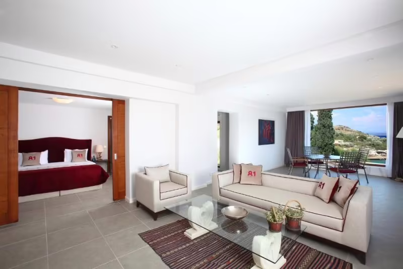 NO 81 HOTEL