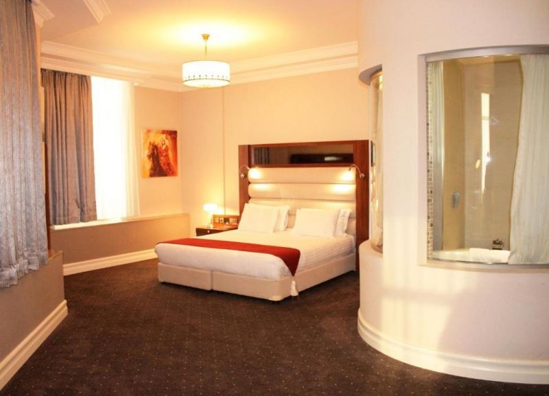 corner suite