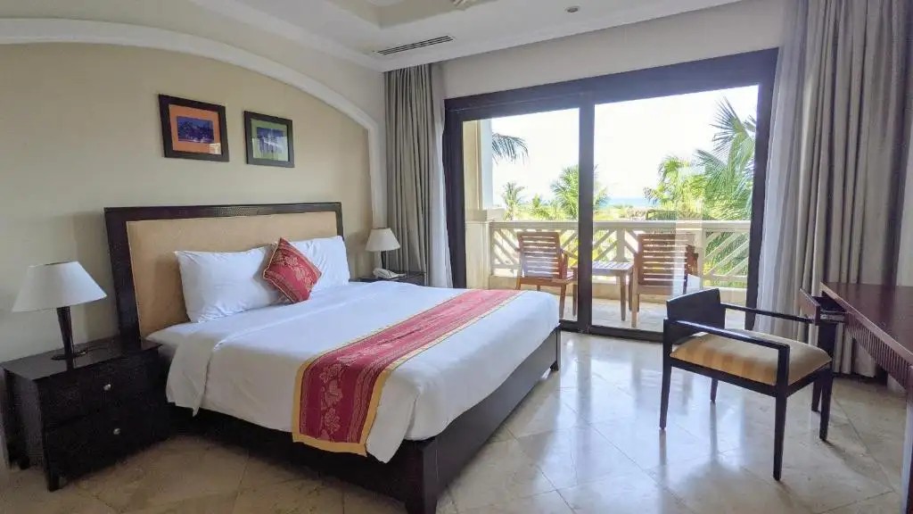 OLALANI RESORT & CONDOTEL