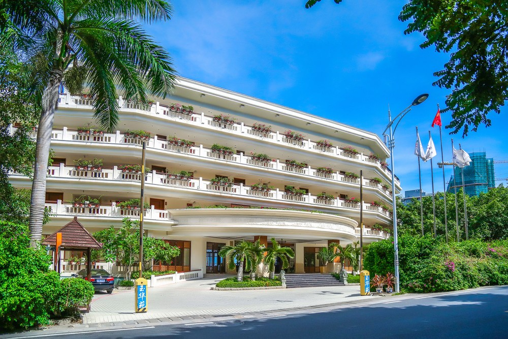 SANYA YUHUAYUAN SEAVIEW HOTEL