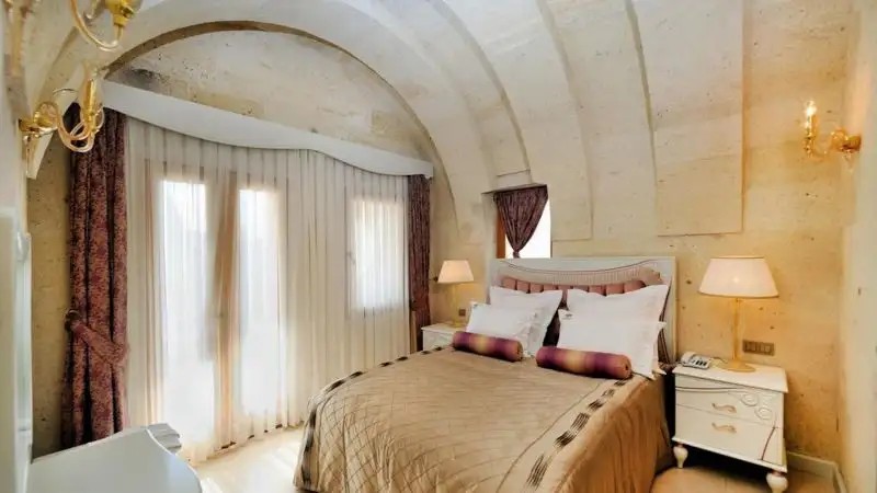 ANATELEIN BOUTIQUE CAVE