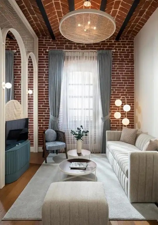 ECOLE ST. PIERRE HOTEL