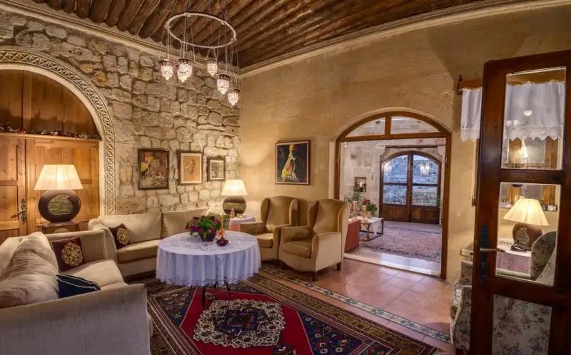 TEMENNI EVI HOTEL