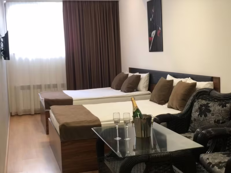 MASHTOTS HOTEL