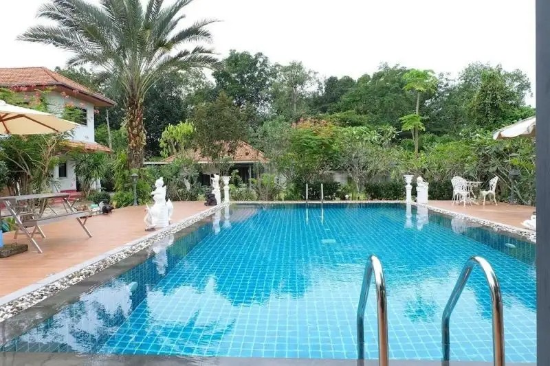OYO 967 ANDATHIEN POOL VILLA AONANG
