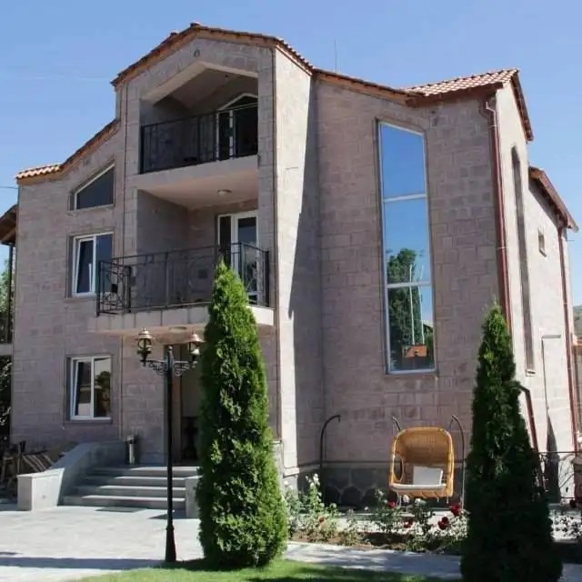 7QAR VILLA