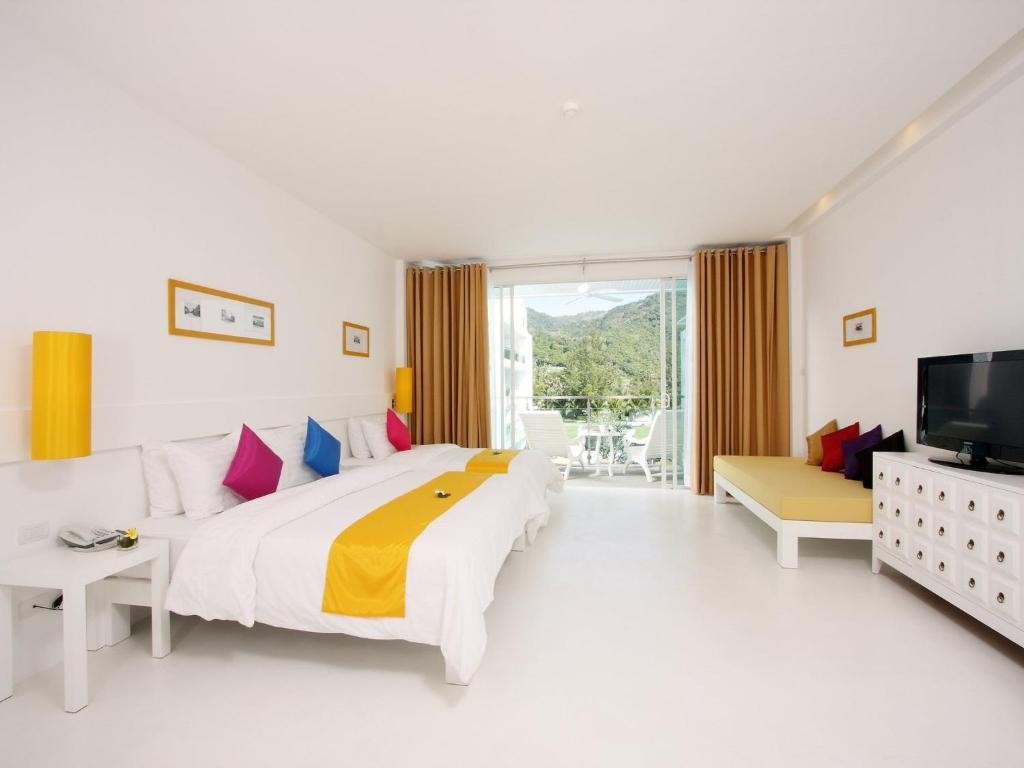 THE OLD PHUKET KARON BEACH RESORT