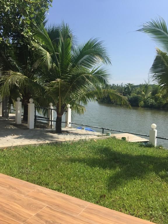 MANGROVE RIVER RESORT