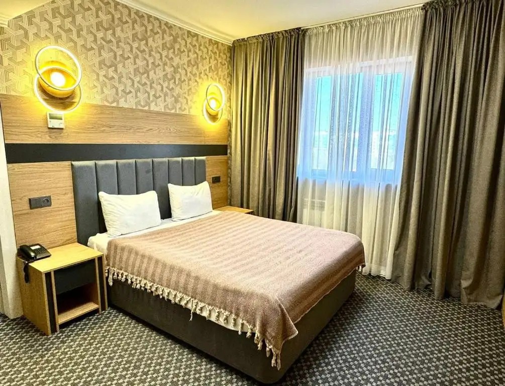 GOLDEN PALACE
